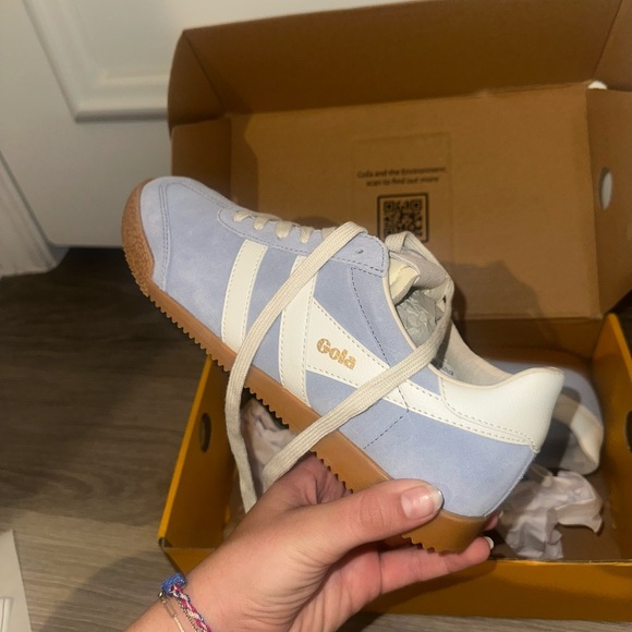 Gola Classic Blue and White Trainers - Picture 5 of 6